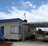 Holiday House Clermont - eAccommodation