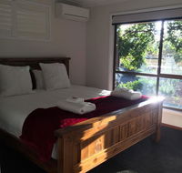 Holly House BnB - eAccommodation