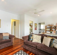 Homely Pembroke On The Park Cottage - eAccommodation