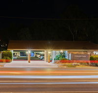 Homestead Motor Inn  Apartments - eAccommodation