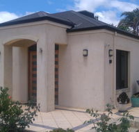 Lake Estate Stay - eAccommodation