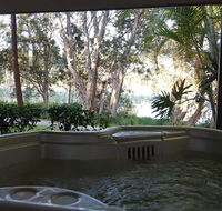 Lake Russell Lakeside Retreat - eAccommodation