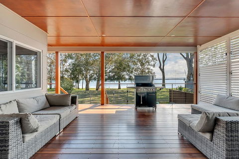 LAKEFRONT And SUNSET HAVEN - eAccommodation 3