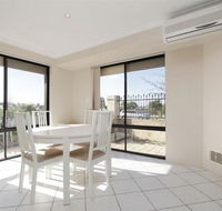 Lakeside Fun house near the Swan Valley - eAccommodation