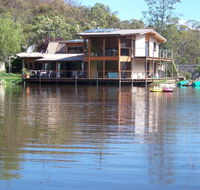 Lakeside Lodge Armidale - eAccommodation