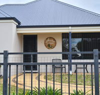 Lakeview Getaway - eAccommodation