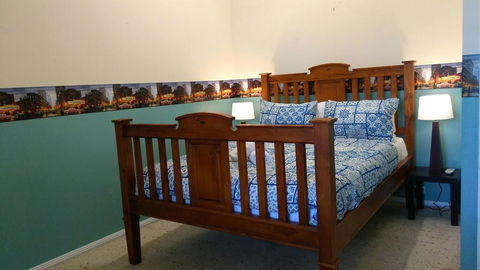 Large 6-Bedroom House With Wifi & Netflix Close To Singleton CBD Hunter Valley - eAccommodation 3