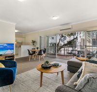 Large and Airy Unit in Quiet Riverside Suburb - eAccommodation