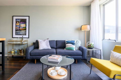 LUCY Stylish City Vibe And Views - eAccommodation 0