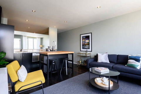 LUCY Stylish City Vibe And Views - eAccommodation 2