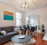 Luxurious Heritage Home with Harbour Bridge Views - eAccommodation