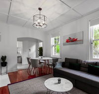 Luxurious Historic Home with Harbour Bridge Views - eAccommodation