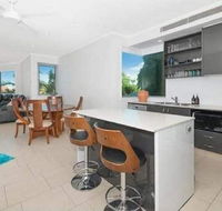 Luxury Apartment perfect location - eAccommodation