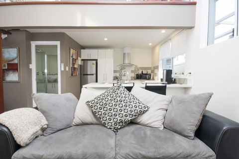 Luxury Executive Apartment - eAccommodation 2