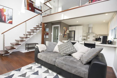 Luxury Executive Apartment - eAccommodation 1