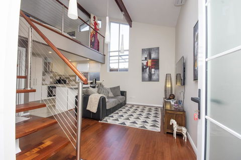 Luxury Executive Apartment - eAccommodation 0
