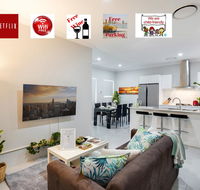 LUXURY HOUSE 10 MIN FROM BEACH WIFINETFLIX SLEEP 9 - eAccommodation