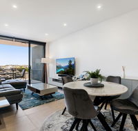 Luxury Living with Panoramic Views - eAccommodation