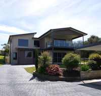 Luxury Near Old Pier Beach - eAccommodation