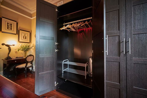 Luxury On Vincent - eAccommodation 2