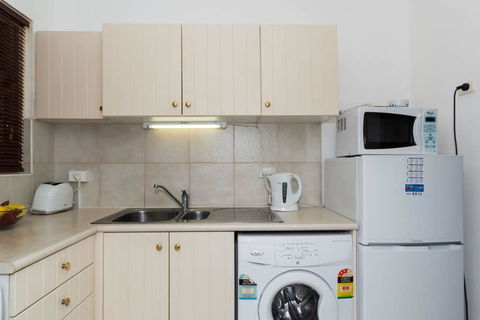 M104 Central Location In Free Transit Zone - eAccommodation 3