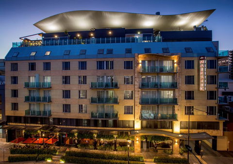 Majestic Roof Garden Hotel - eAccommodation 2