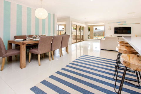 MALIBU - SAFETY BEACH - eAccommodation 1