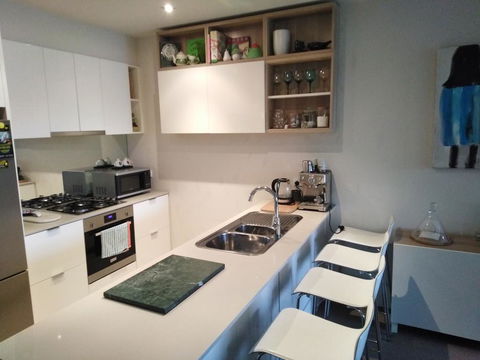Marina View Apartment On The Maribyrnong River, Melbourne - eAccommodation 3