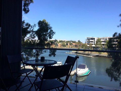 Marina View Apartment On The Maribyrnong River, Melbourne - eAccommodation 0