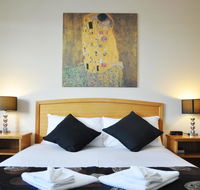 Meadowbrook Hotel Brisbane - eAccommodation