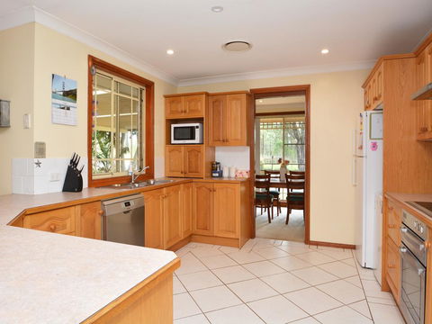 Merewether Homestead With Pool And Family Friendly - eAccommodation 3