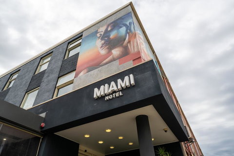 Miami Hotel Melbourne - eAccommodation 0