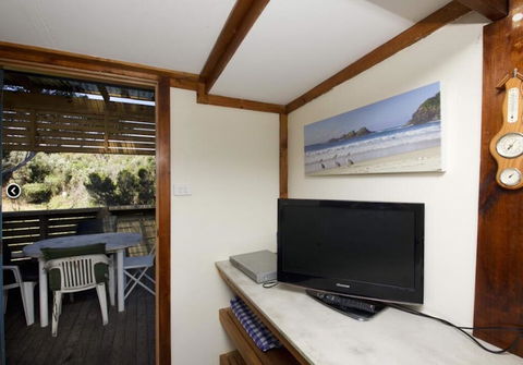 Mick's Beach Cottage - Seal Rocks Beachfront - eAccommodation 3