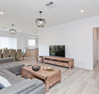 Modern and Spacious home near Curtin University - eAccommodation