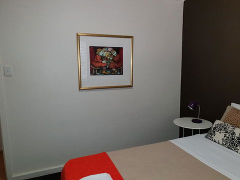Mt.Lawley Superb 2 BR Location Comfort, Style 4 - eAccommodation 2