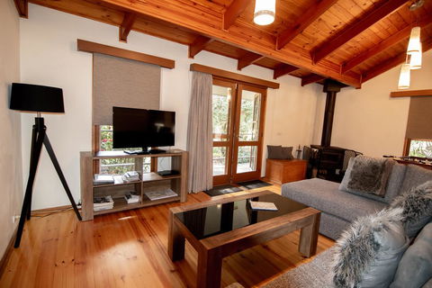 Mystic View Cottage - eAccommodation 1