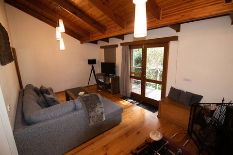 Mystic View Cottage - eAccommodation 2