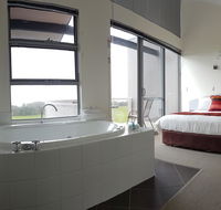 Cosy Corner Sea View Apartments - eAccommodation