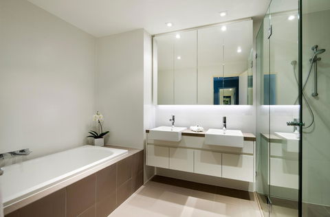 Claremont Quarter Luxury Apartment - eAccommodation 7