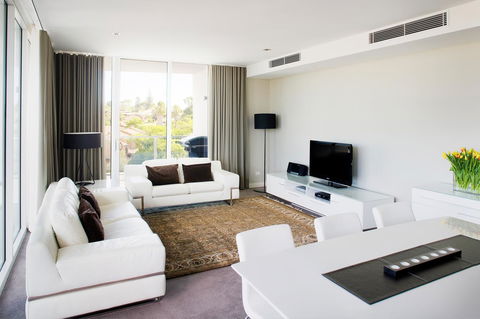 Claremont Quarter Luxury Apartment - eAccommodation 3
