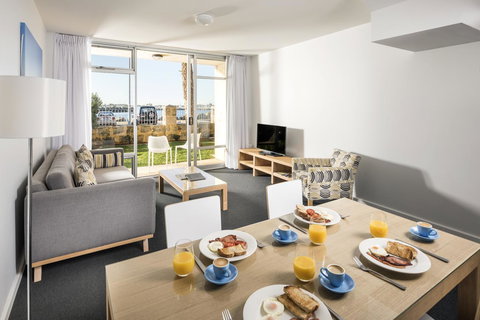 Be. Fremantle - eAccommodation 6