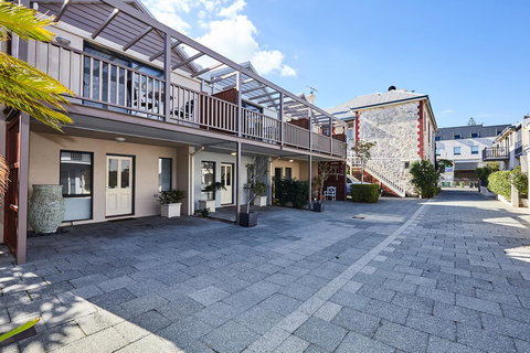 Fremantle Townhouse U/5 - eAccommodation 13