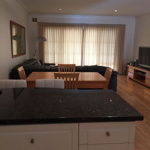 West End District Apartments - eAccommodation 14