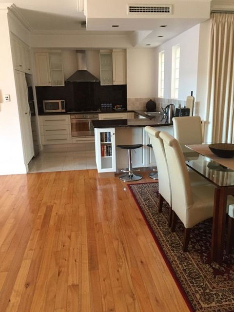 West End District Apartments - eAccommodation 22