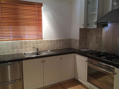 West End District Apartments - eAccommodation 15