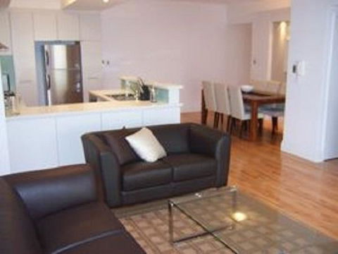 West End District Apartments - eAccommodation 24