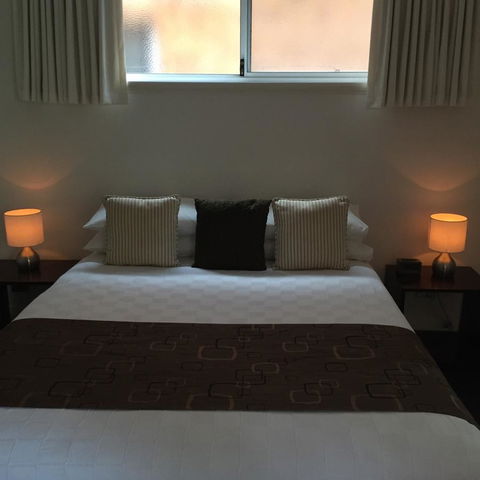 West End District Apartments - eAccommodation 4