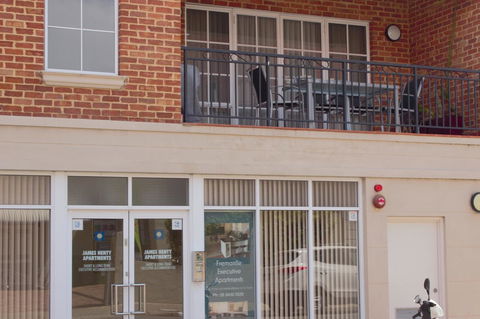 West End District Apartments - eAccommodation 10