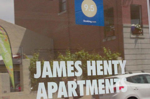 West End District Apartments - eAccommodation 9