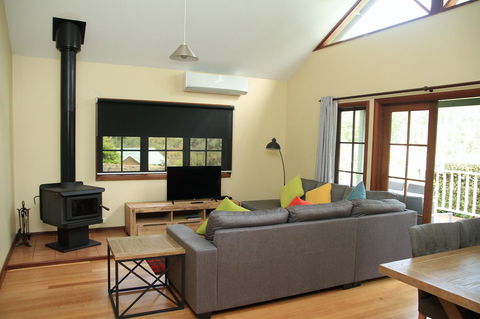 Riverglen Chalets - eAccommodation 12